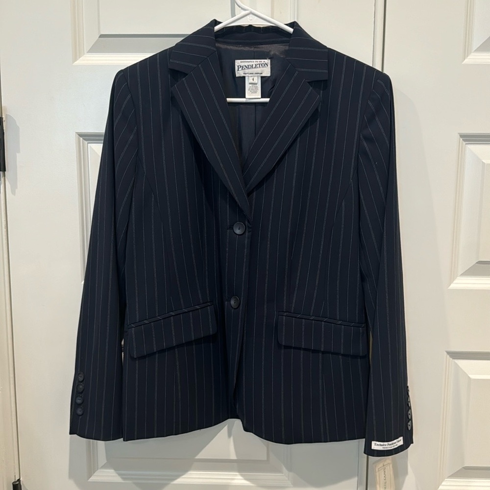 NWT PENDLETON Blue Navy Blazer Pinstripe Savvy Stretch Wool Size 4